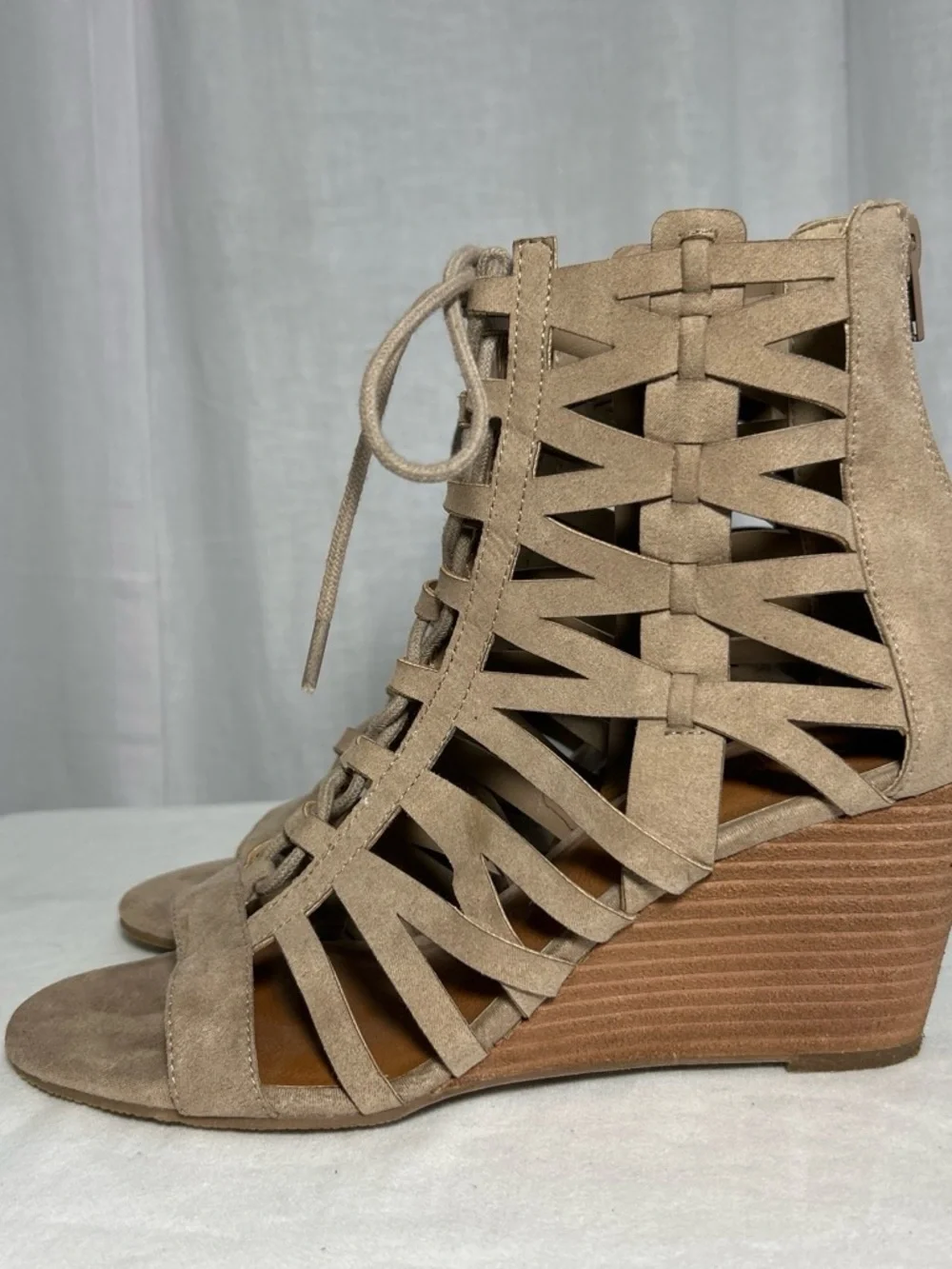 Crown Vintage | Strappy Lace-Up | Wedge Sandal | Size 8 | 3” Heel